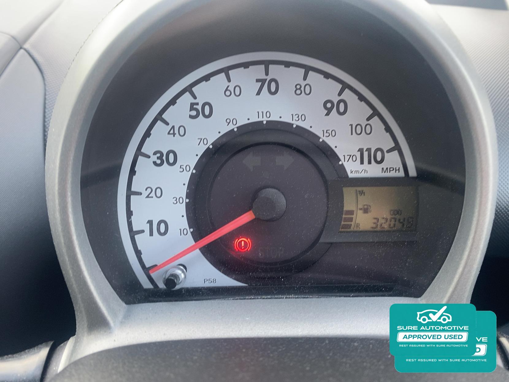 Toyota AYGO 1.0 VVT-i Ice Hatchback 3dr Petrol Manual Euro 5 (67 ps)